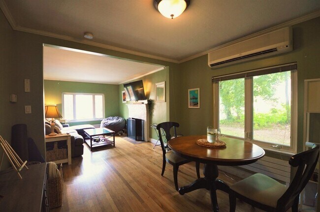 Building Photo - 94 Undine Rd