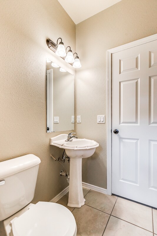 Building Photo - Gorgeous 4 Bedroom Home In Horizon with Refrigerated Air!