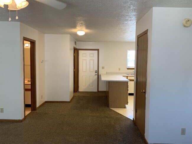 Building Photo - 1001 Fannon Dr