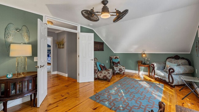 Building Photo - 316 Jacobs Creek Park Rd