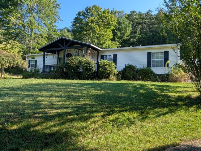 Building Photo - 611 Mountain View Ln