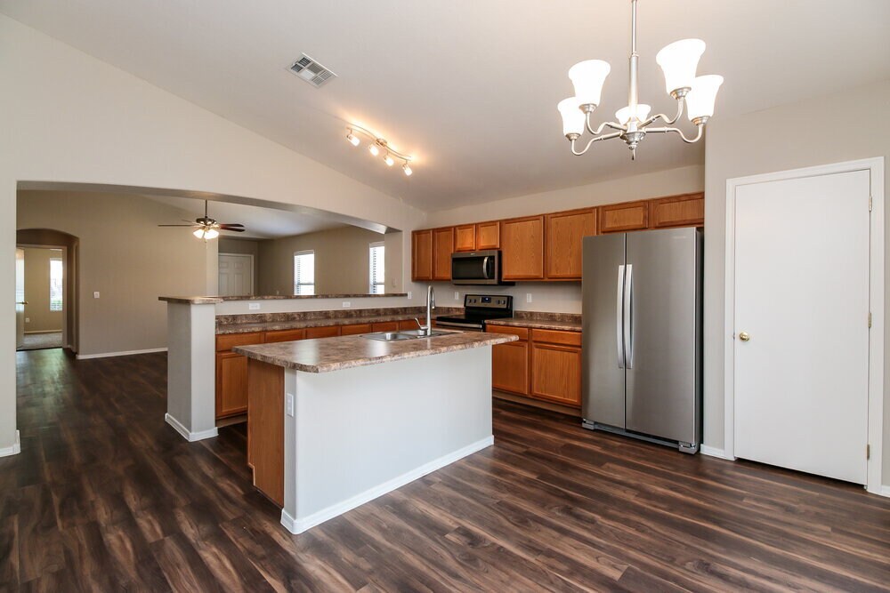 Building Photo - 32647 N Cherry Creek Rd