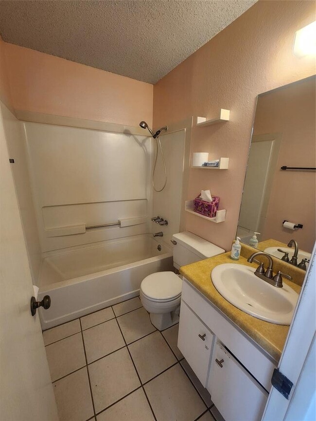 Building Photo - 2810 Dillion Hill Dr