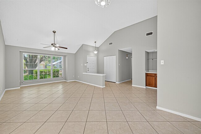 Building Photo - 4650 Glenvillage St