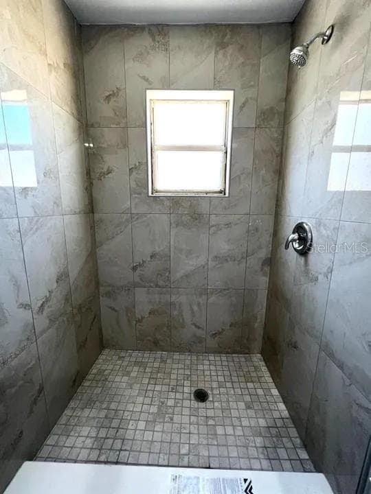 Building Photo - 453 Hemlock St