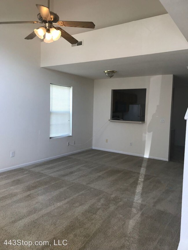 Building Photo - 3204 Dove Dr