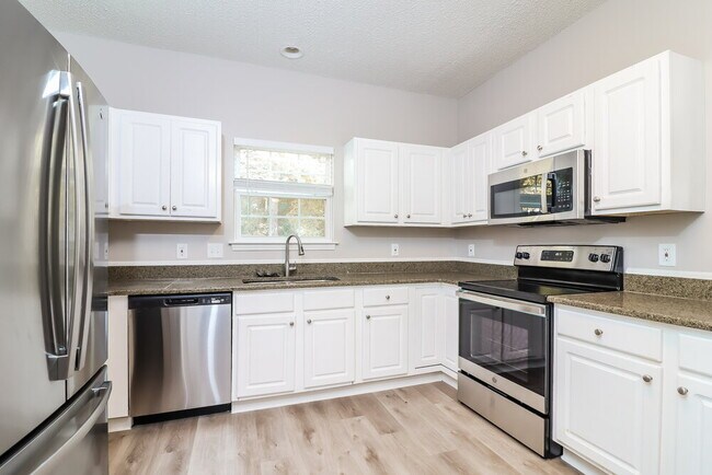 Building Photo - 350 Prescott Ct
