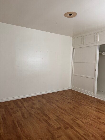 Building Photo - 426 Carleton Ave