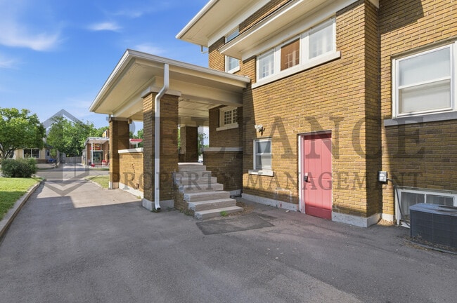 Building Photo - 3422 E Douglas Ave