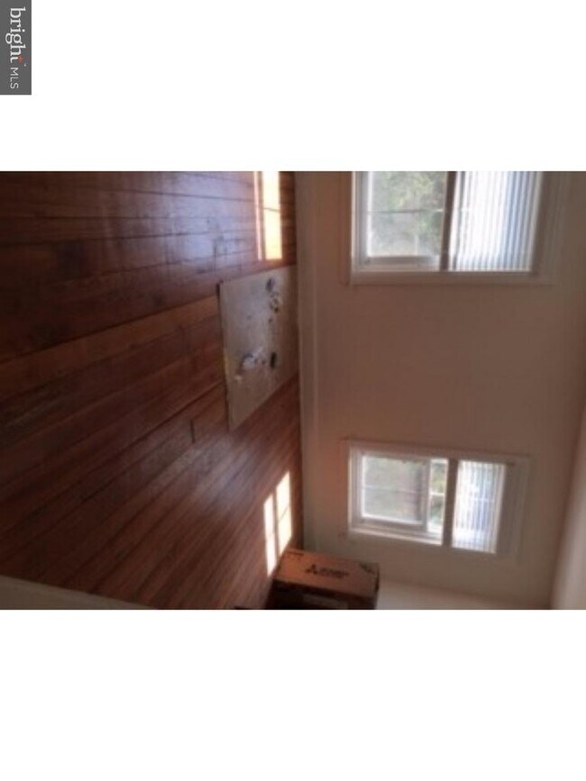 Building Photo - 117 Magnolia St