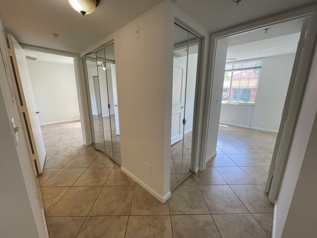 Building Photo - ANNUAL RENTAL - 1ST FLOOR 3 BED / 2 BATH C...