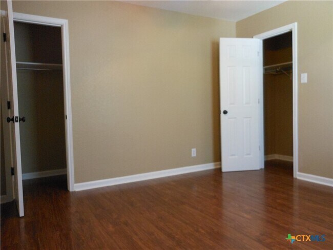 Building Photo - 617 San Augustine Blvd