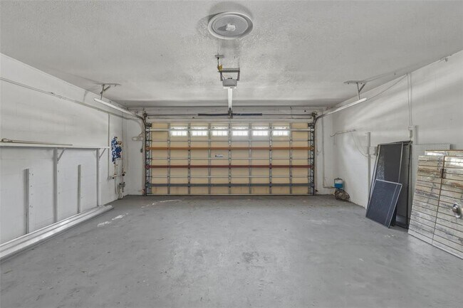 Building Photo - 11178 112th Ave