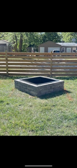 Building Photo - 801 N 77th Ave