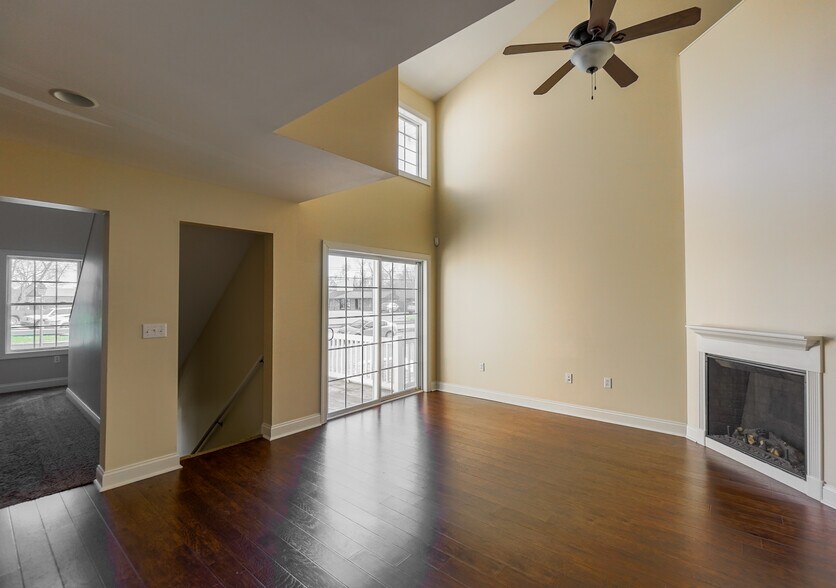 Building Photo - 300 Wedgewood Dr