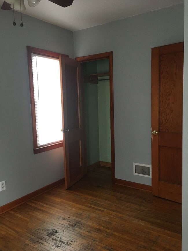 Building Photo - 537 Reed St