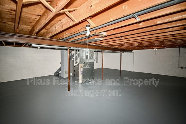 Building Photo - 1618 Clearbrook Rd NW