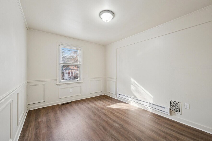 Building Photo - 1112 Johnson St