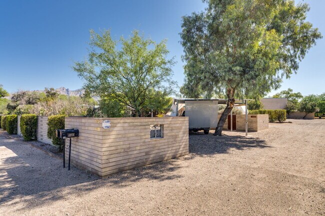 Building Photo - 3920 N Cactus Blvd