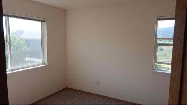 Building Photo - 53 Appleway Dr