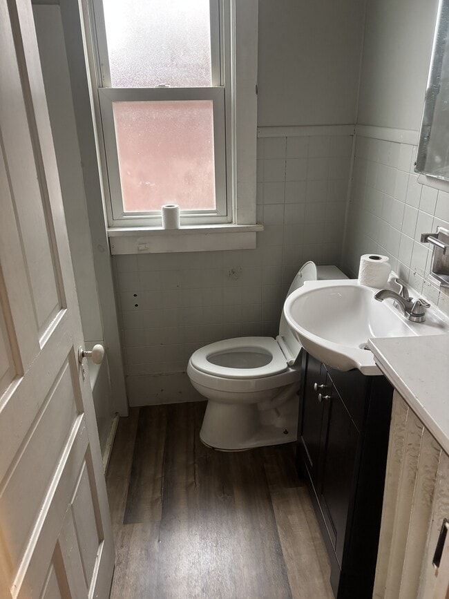 Building Photo - 2 S Vine St