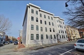 Building Photo - 35 Brookline St