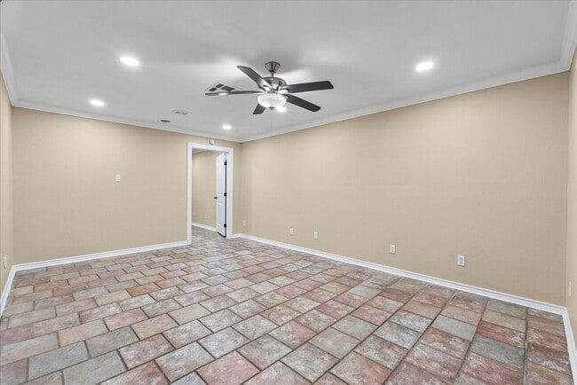 Building Photo - 114 Grand Ave