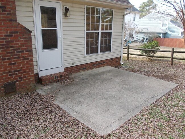 Building Photo - COMING SOON!!!  Great 3 Bed + Bonus 2 Story home in Weddington Woods