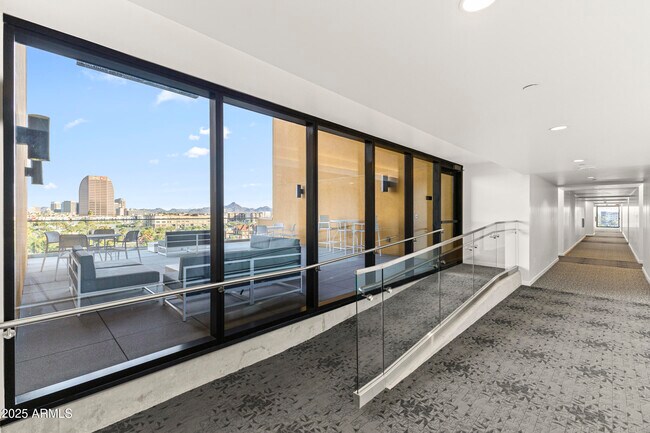 Building Photo - 200 W Portland St