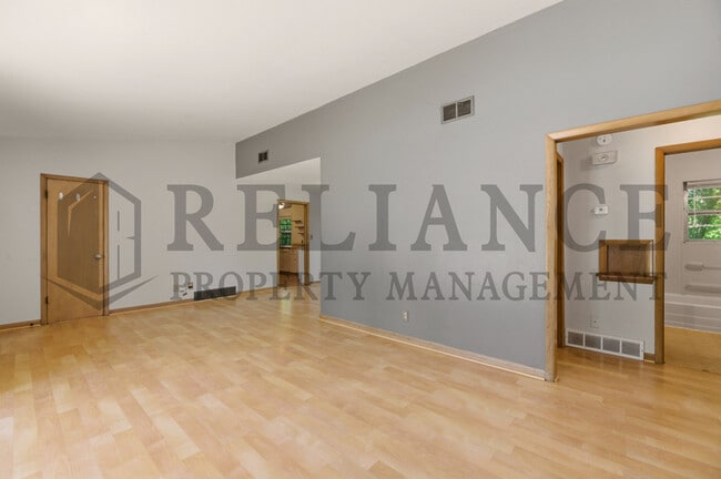 Building Photo - 6216 E Orme St