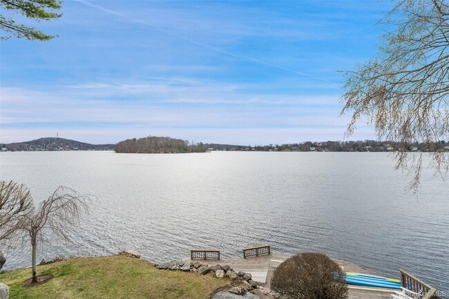 Building Photo - 598 N Lake Blvd