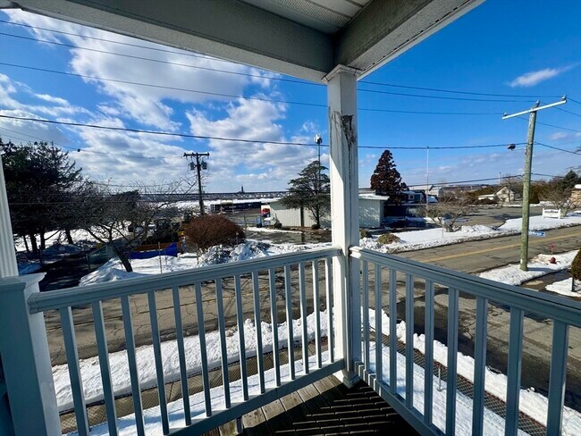 Building Photo - 67 Sycamore St