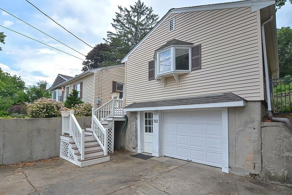 Building Photo - 763 Stevens St