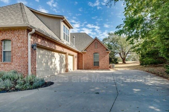 Building Photo - 3341 Heritage Green Cir