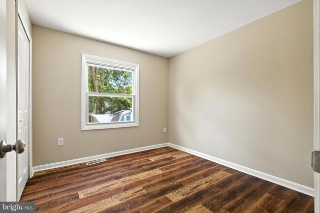Building Photo - 1307 Farrara Dr