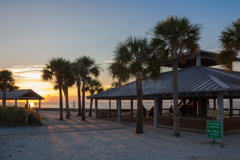 Building Photo - 6423 Harbor Dr