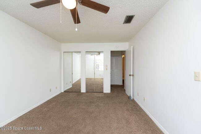 Building Photo - 3059 Sir Hamilton Cir