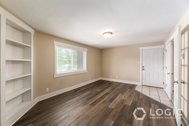 Building Photo - 240 E 400 N