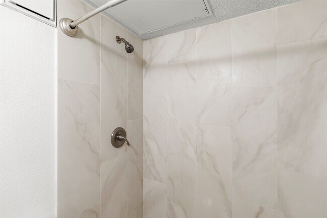 Building Photo - 12550 Whittington Dr