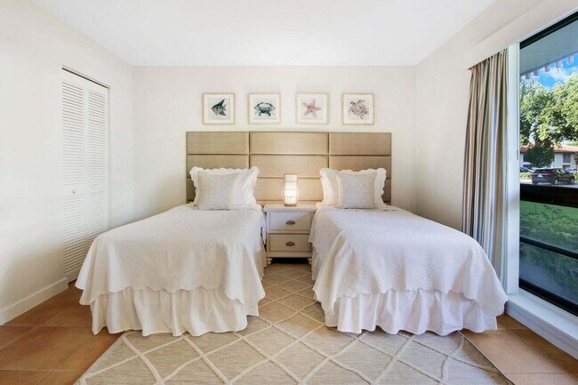 Building Photo - 141 Brackenwood Rd