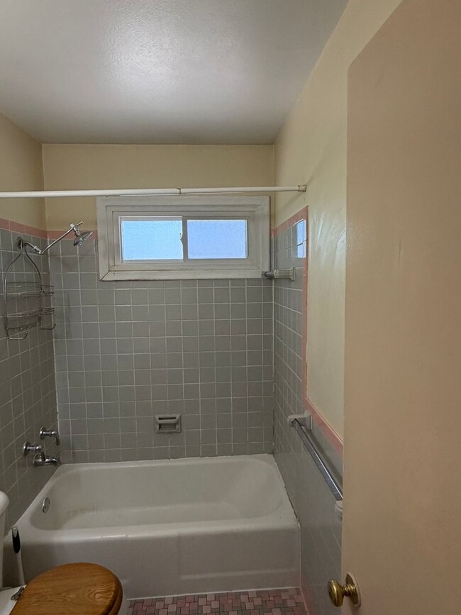 Building Photo - Hopkins Townhome for Rent