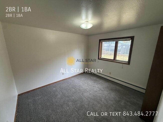Building Photo - 533 N Price-2