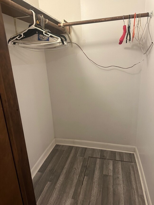 Building Photo - 380 Mackinaw Ave