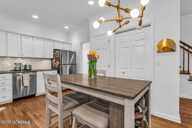 Building Photo - 6 Cook St