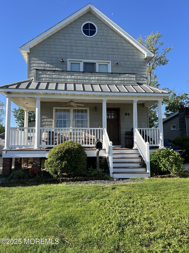 Primary Photo - 84 Columbia Ave