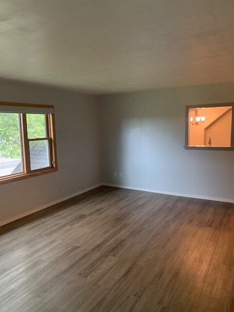 Living Room - 3754 E County Line Rd