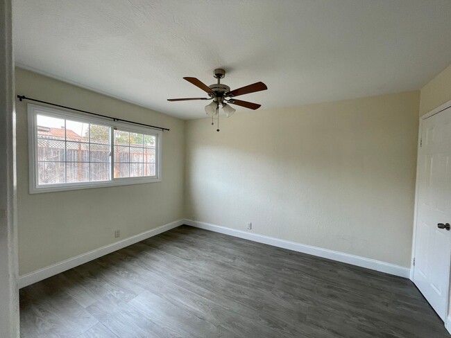 Building Photo - Petaluma: Single Level Home With Updated F...