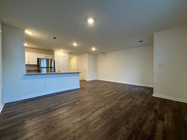 Building Photo - 3 Bedroom / 2.5 Bath Townhome Kingsport, TN