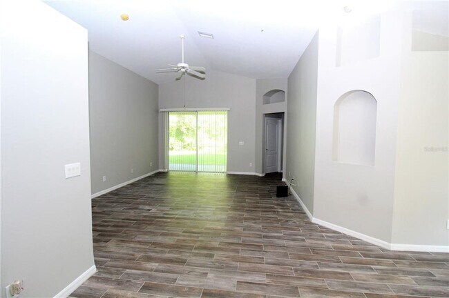 Building Photo - 10458 Lucaya Dr