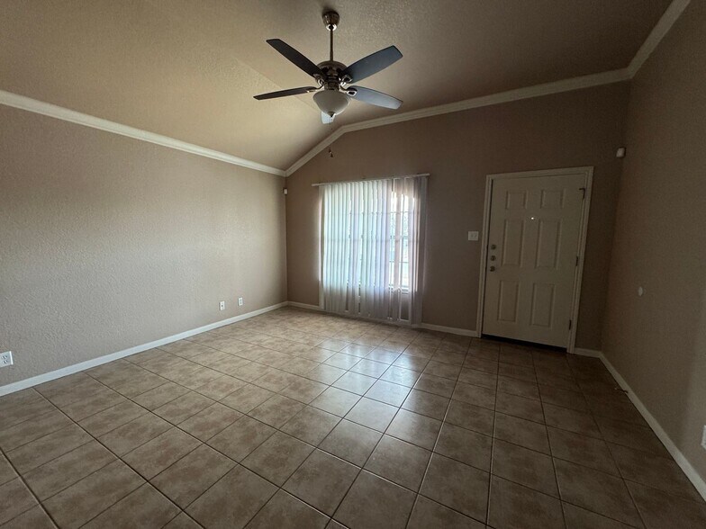 Building Photo - 1205 Powder River Dr